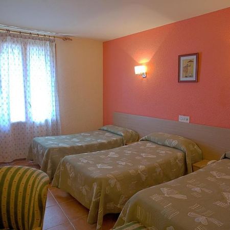 Hotel La Paz Хака Екстериор снимка