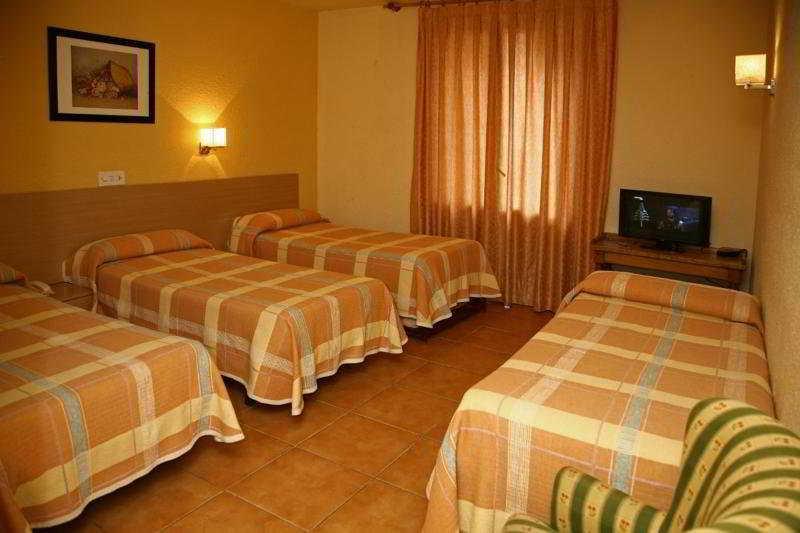 Hotel La Paz Хака Екстериор снимка