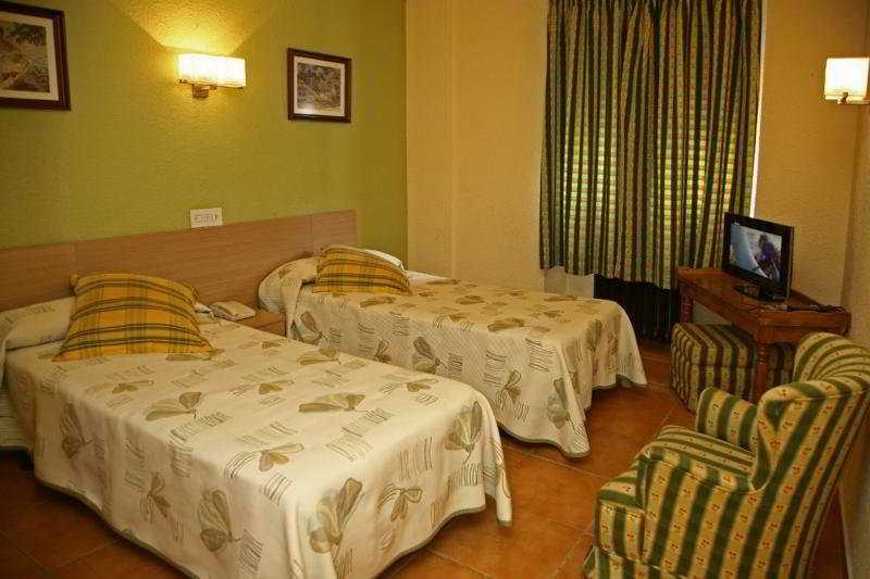 Hotel La Paz Хака Екстериор снимка